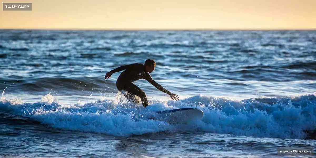 乐鱼电子官方——💃体操腾跃,完美定格!